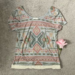 Threads Studio | Short Sleeve Top